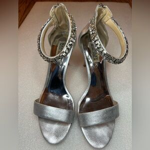 Badgley Mischka Embellished Ankle Strap Silver Heels With Box & Dust Bag size 8